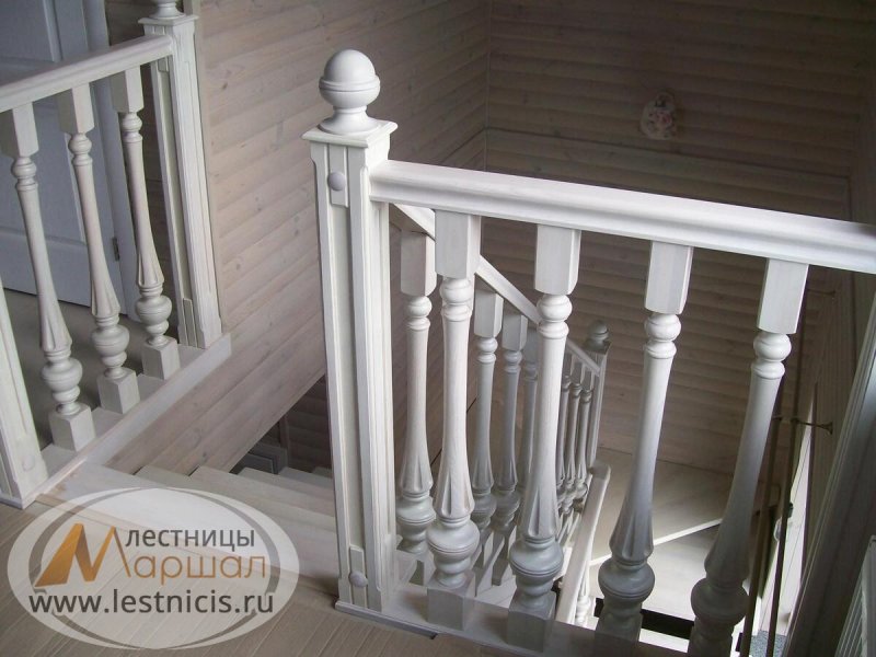 Деревянные балясины для лестниц