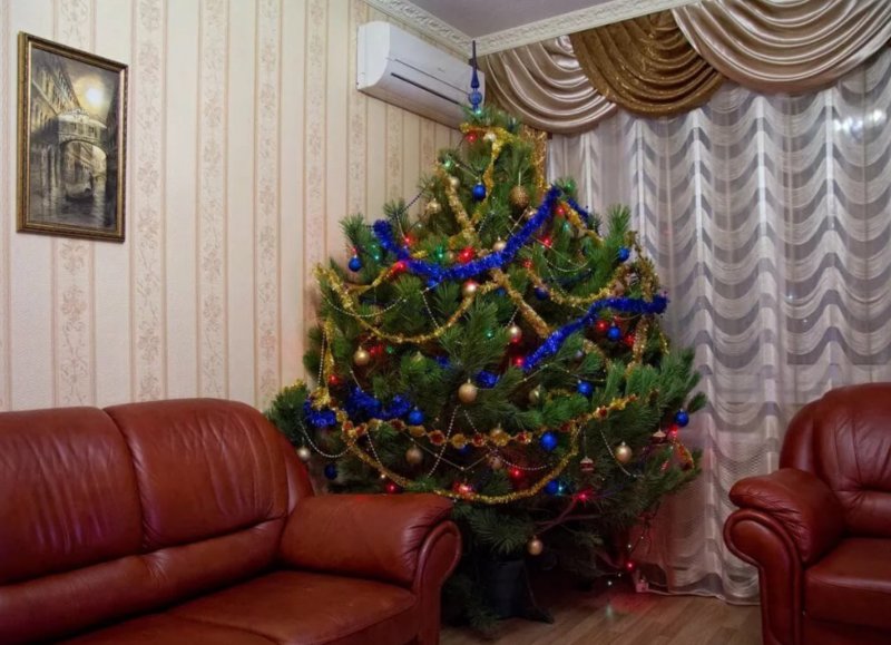 Сосна Новогодняя наряженная