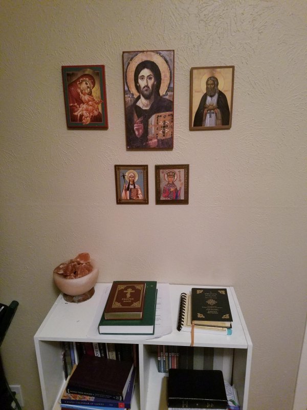 Красный угол в интерьере