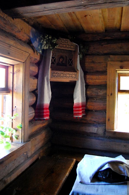 Красный угол в русской избе