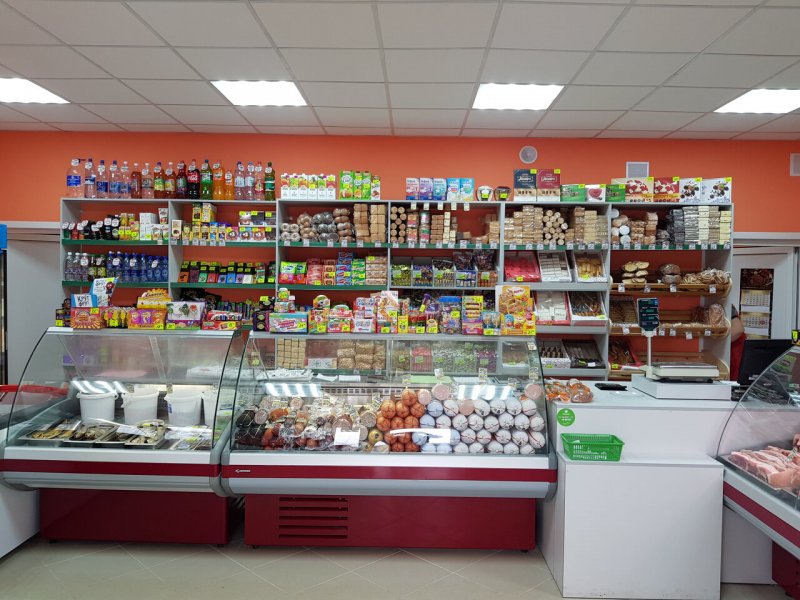 Маленький магазин продуктов
