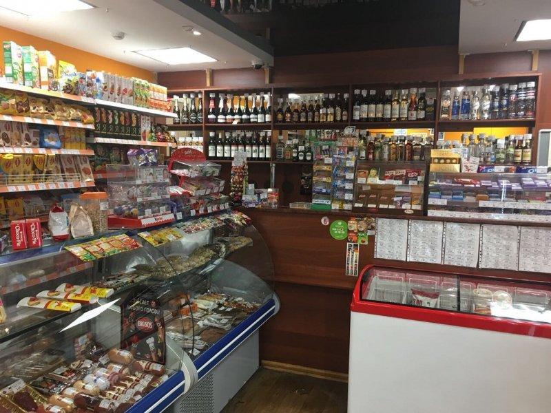 Маленький продуктовый магазин