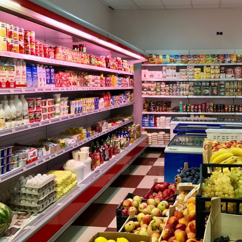 Фасад магазина продуктов