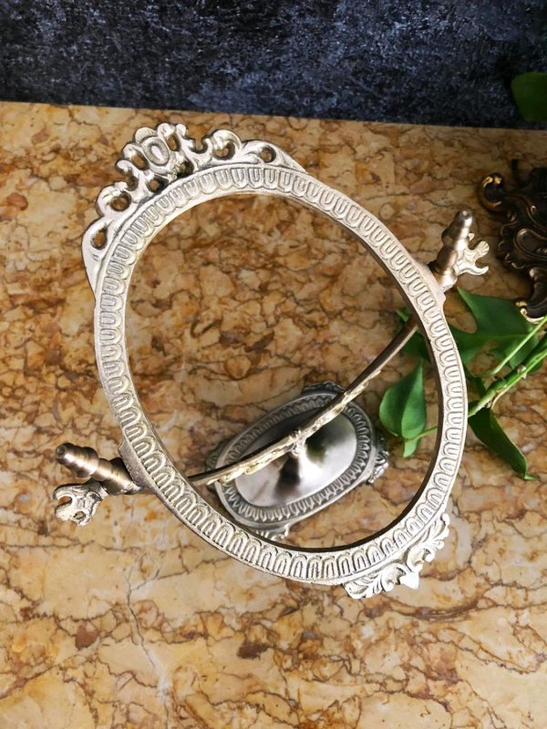 Старинное настольное зеркало