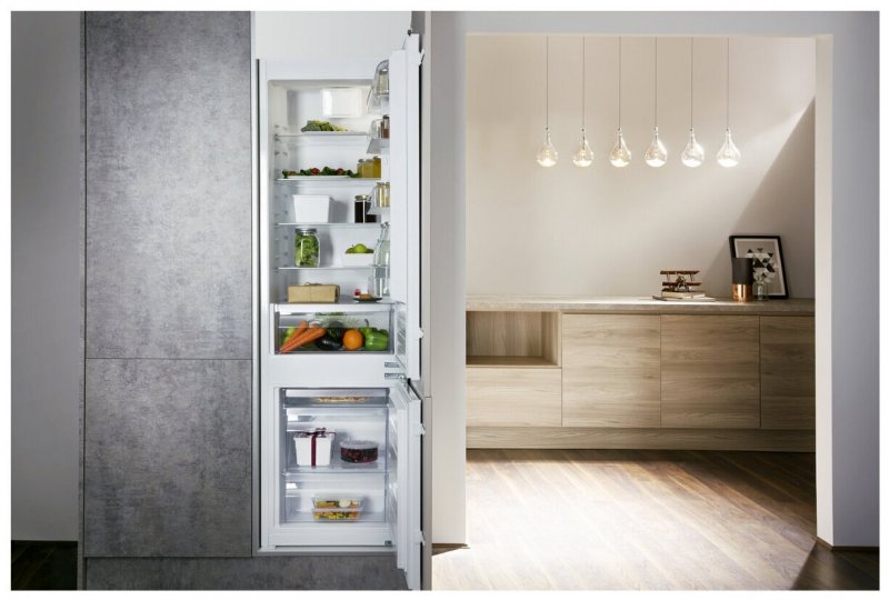Встраиваемый холодильник Hotpoint-Ariston BCB 8020 AA F C o3