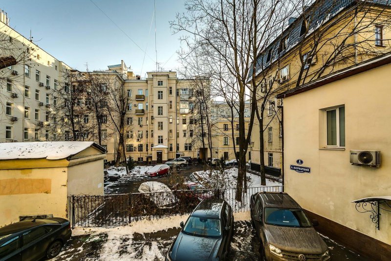 Патриаршие пруды Москва фото 2021
