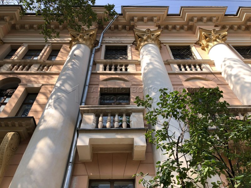 Дом на Патриарших прудах с винтовой лестницей
