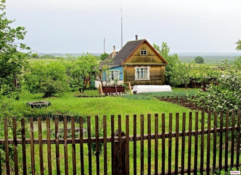 Большой деревенский дом