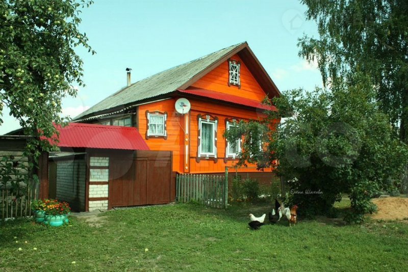 Деревенский дом с участком