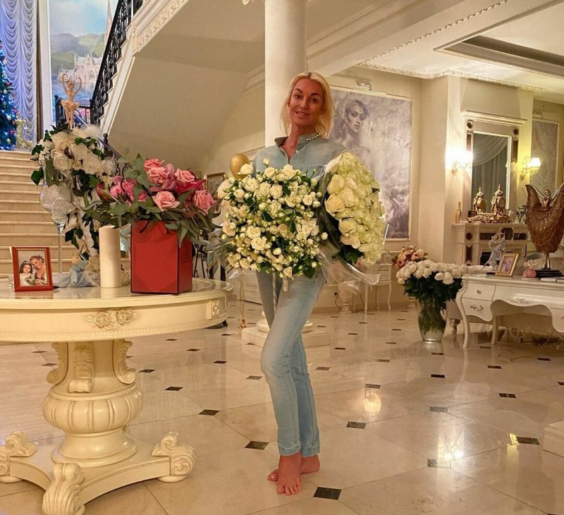 Волочкова в кровати