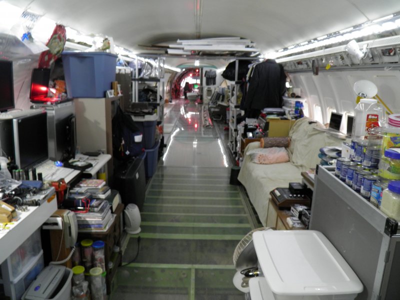 Дом самолет Боинг 727