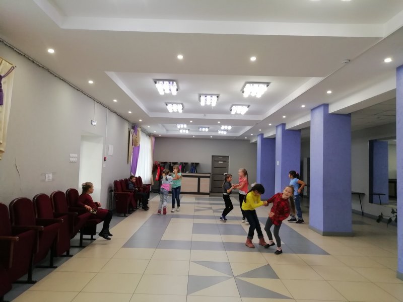Роспись стен в театре