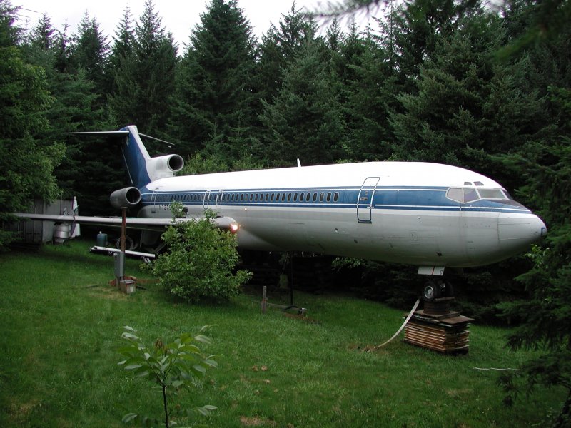 Дом самолет Боинг 727