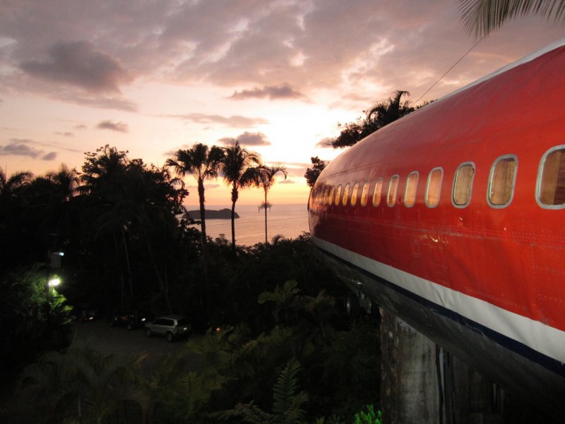 Брюс Кэмпбелл Boeing-727