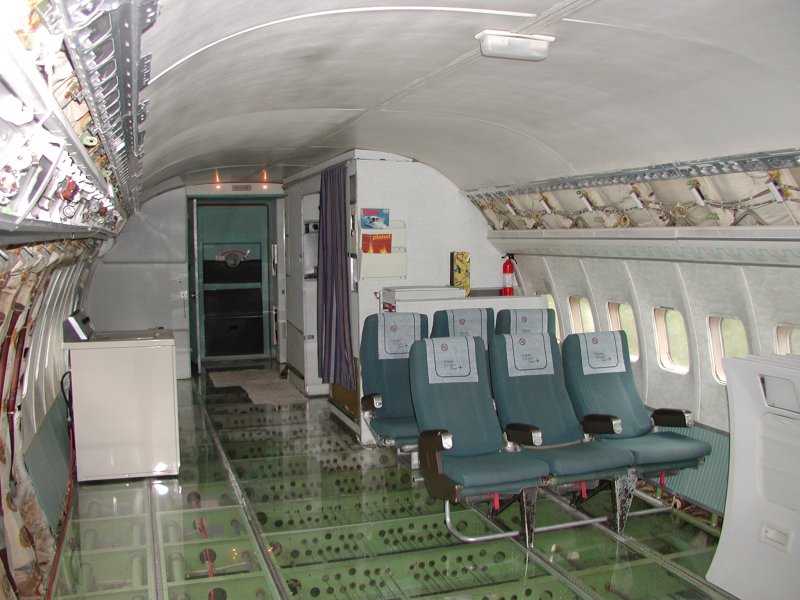 Дом из самолета Боинг 727 в лесу