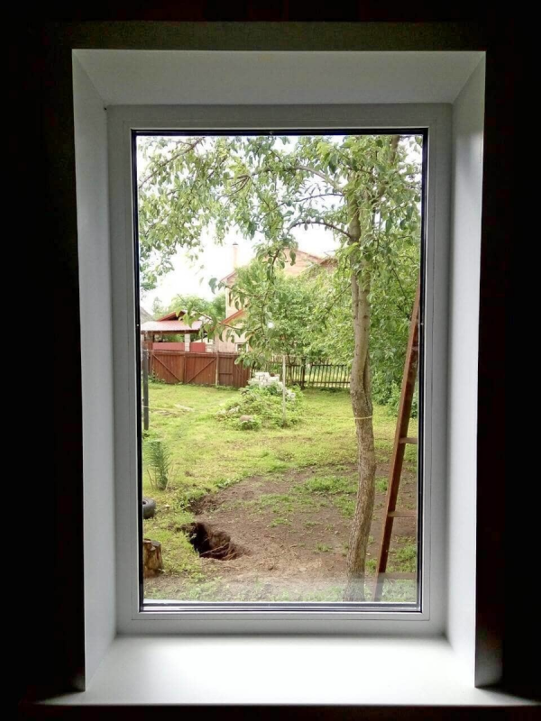 Пластиковые окна глухие