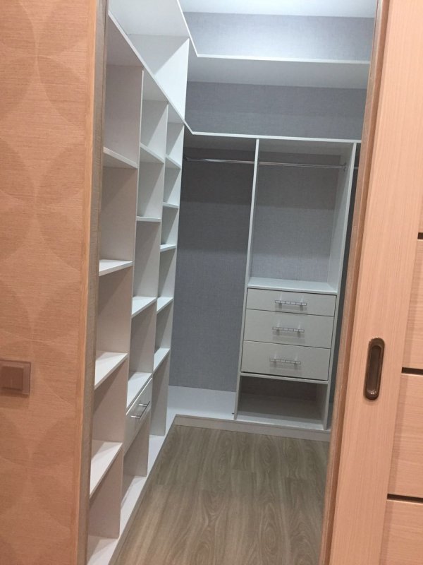Планировка гардеробной 3м2