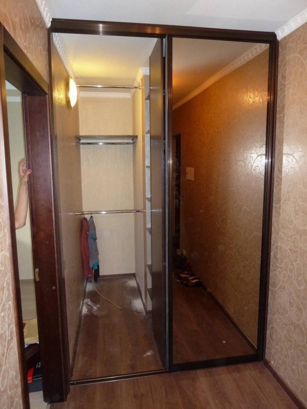 Мини гардеробная в кладовке