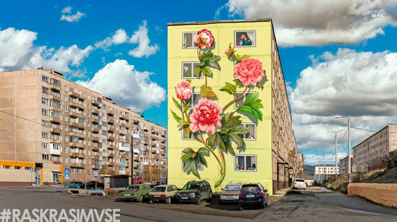 Муралы на высотных домах