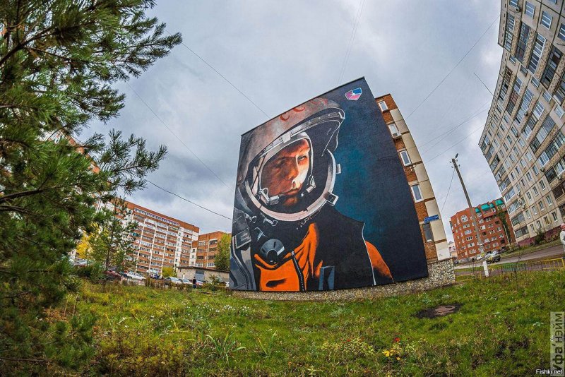 Рисунки на стенах зданий