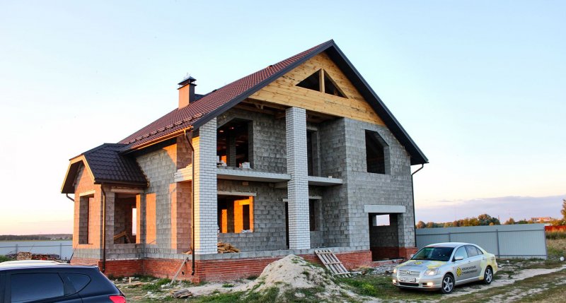 Квадратный дом из керамзитобетонных