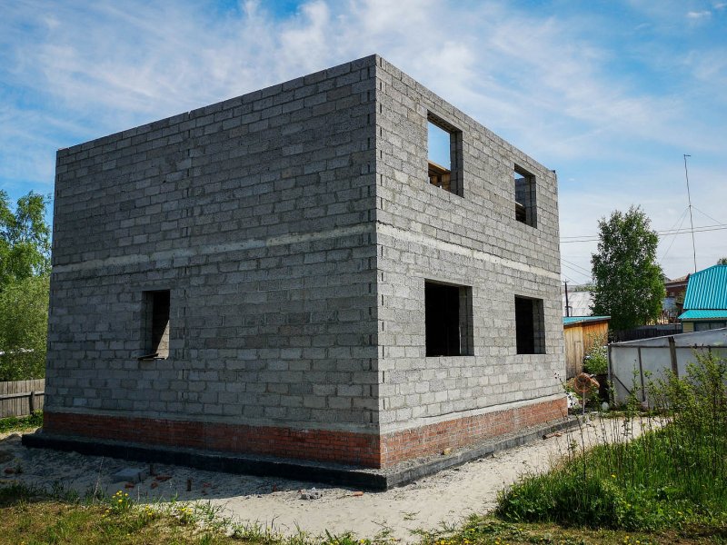 Дом из керамзитобетонных плит