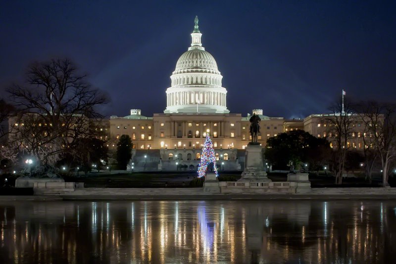 Капитолий США вечером