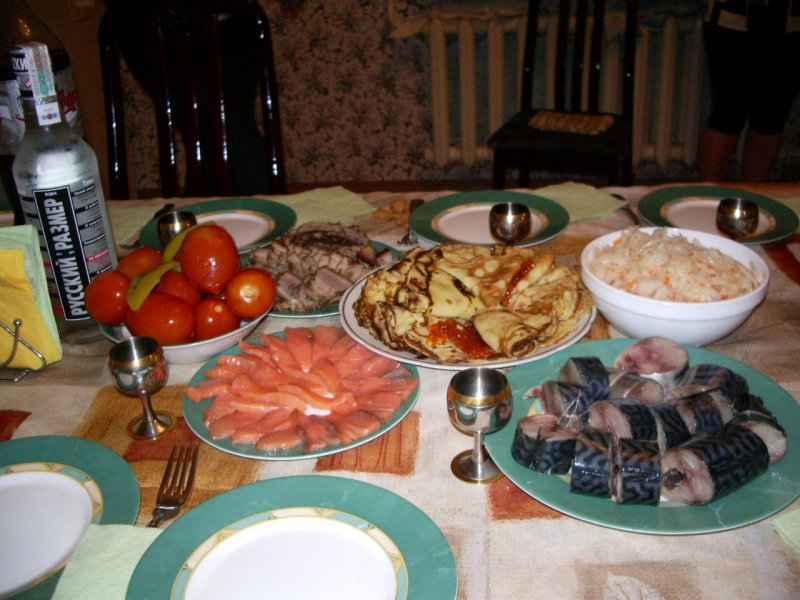 Стол стзакусками в бане