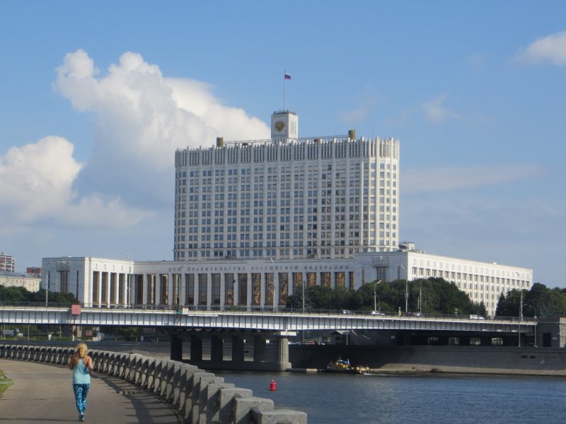 Белый дом (здание правительства РФ В Москве). Архитектор д.н. Чечулин