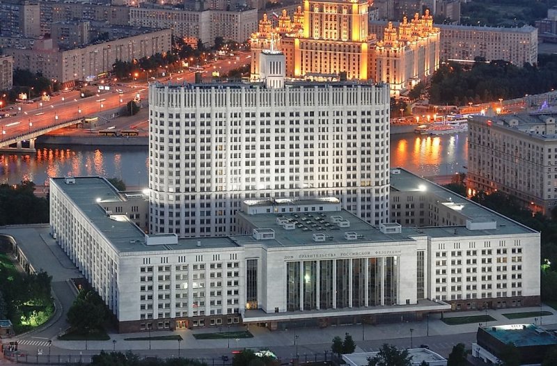 Белый дом (здание правительства РФ В Москве). Архитектор д.н. Чечулин