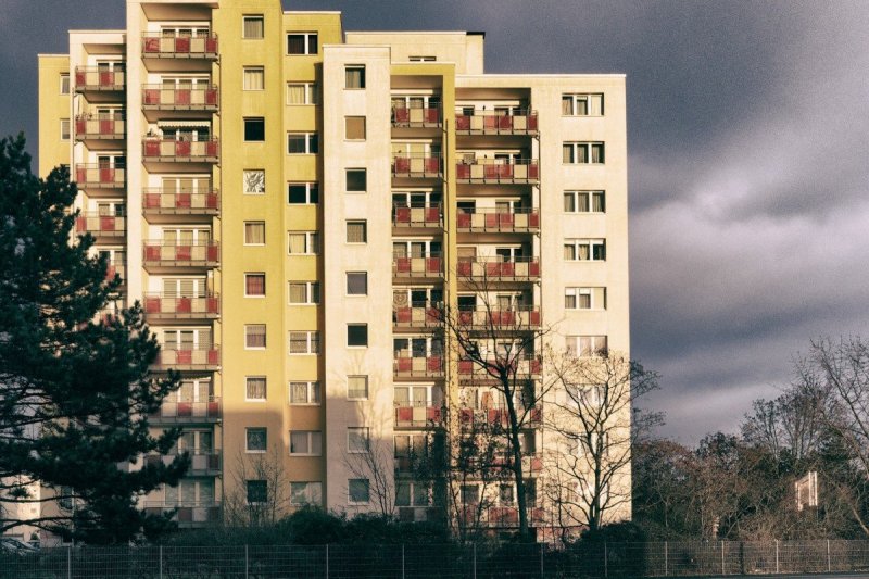 Многоэтажные дома в Росси