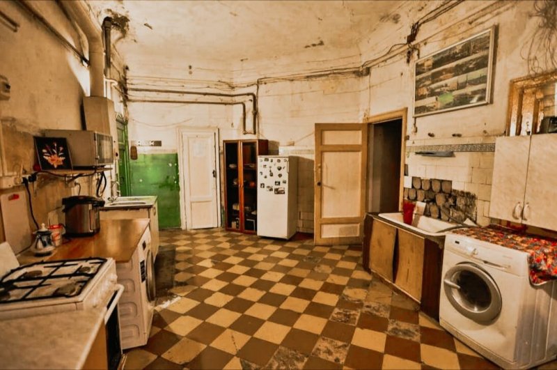 Комната в коммуналке