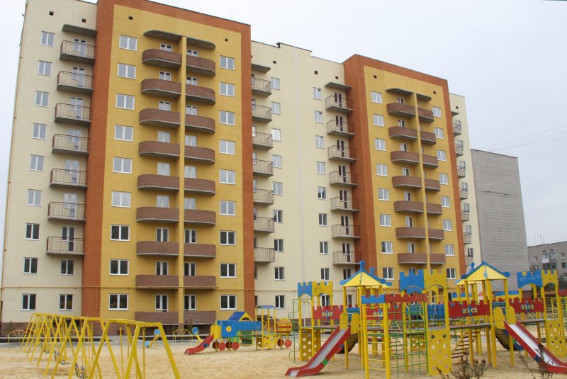 Городской многоэтажный дом
