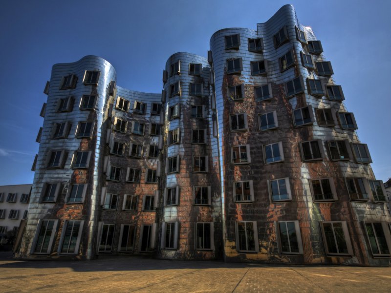 Городская многоэтажка