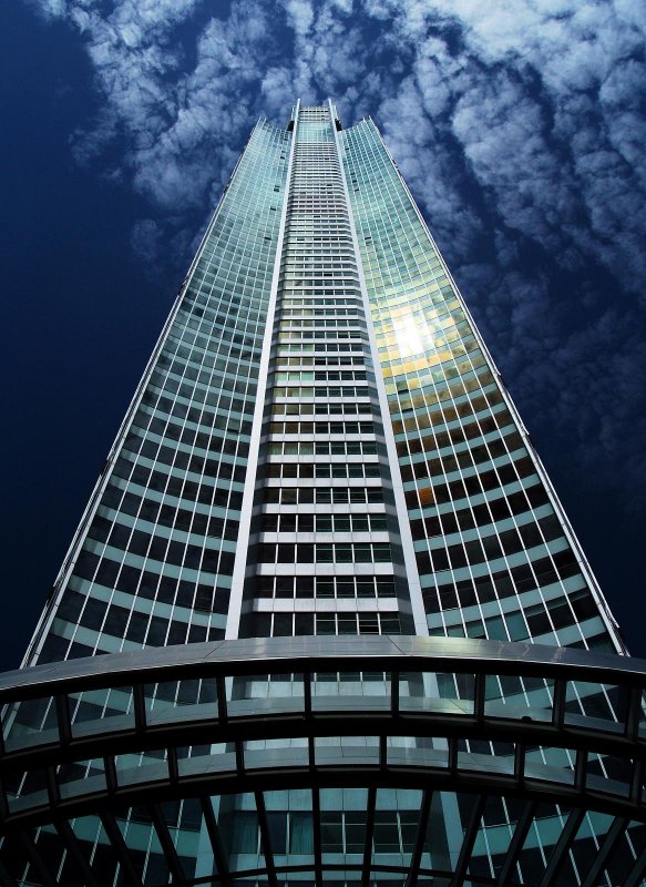 Небоскрёб q1 Tower