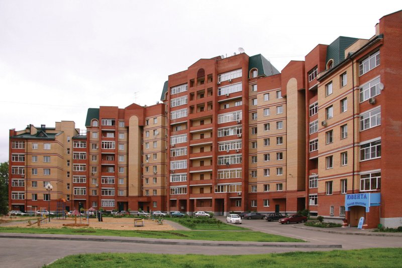 Много етажные дома в Росси