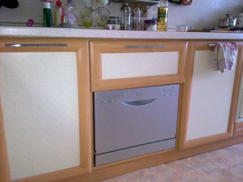 Компактная посудомоечная машина Midea MCFD 42900 or Mini