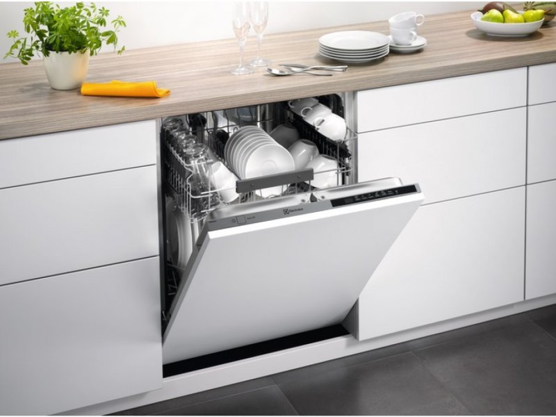 Компактная посудомоечная машина Midea MCFD 42900 or Mini