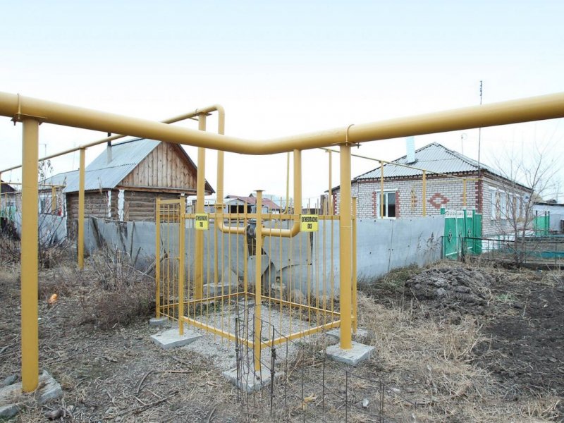 Газовые трубы на улице