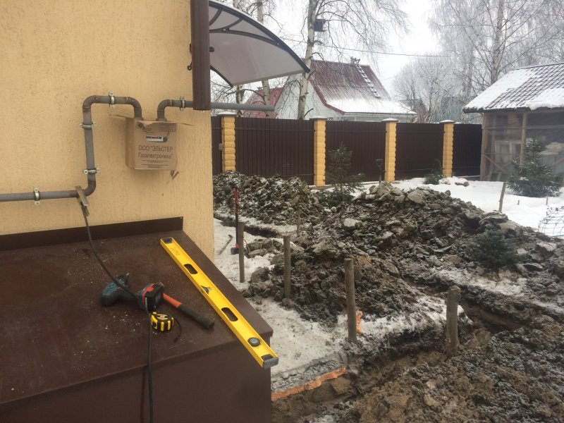 Газовая труба в деревне