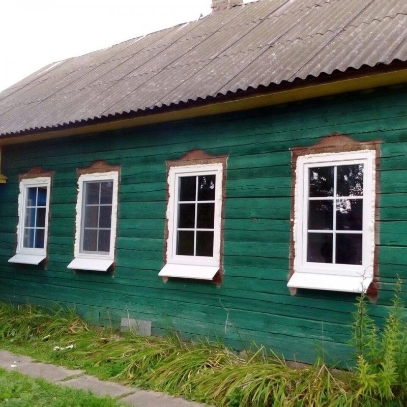 Деревенский дом покраска