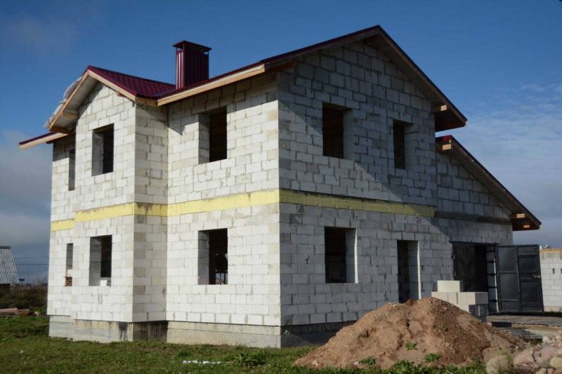 Дом из газоблока с мансардой