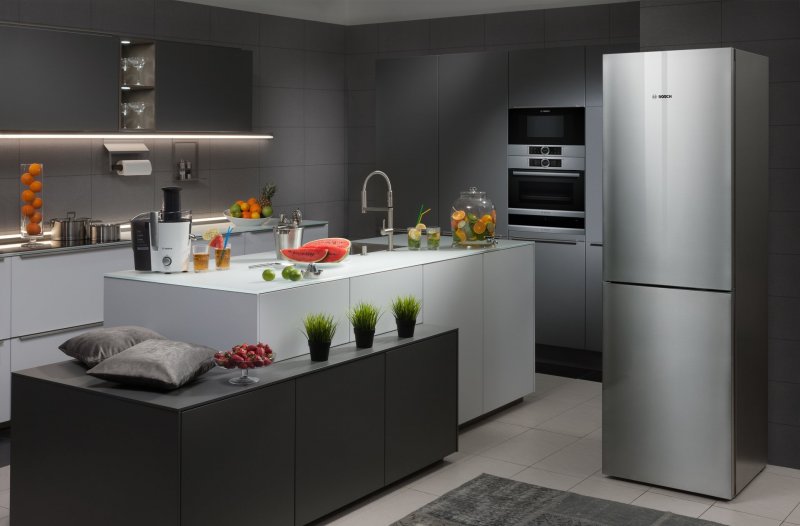 Холодильник Bosch kgn39sm10