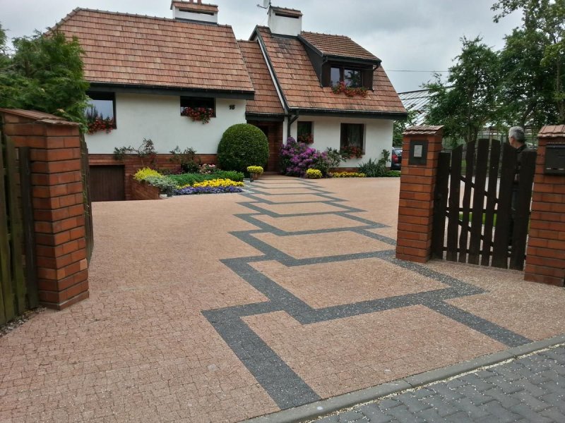 Тротуарная плитка в частном доме