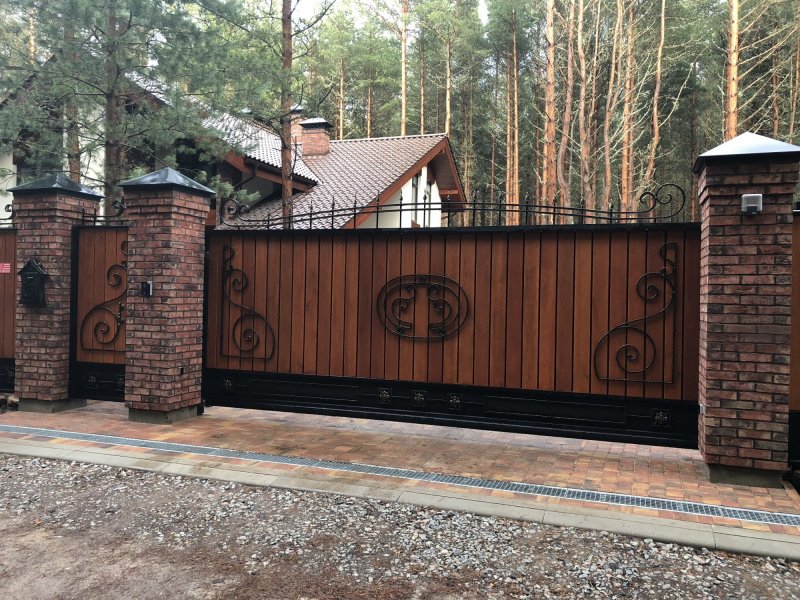 Красивые откатные ворота