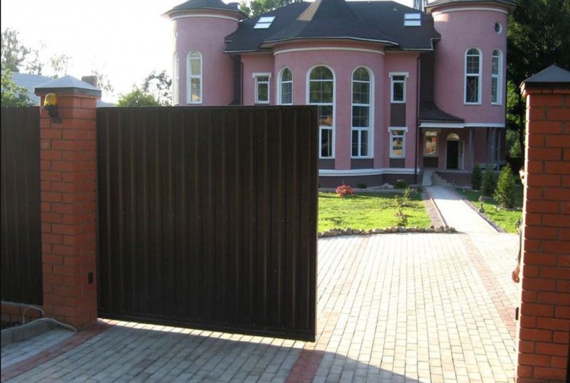 Ворота въездные во двор