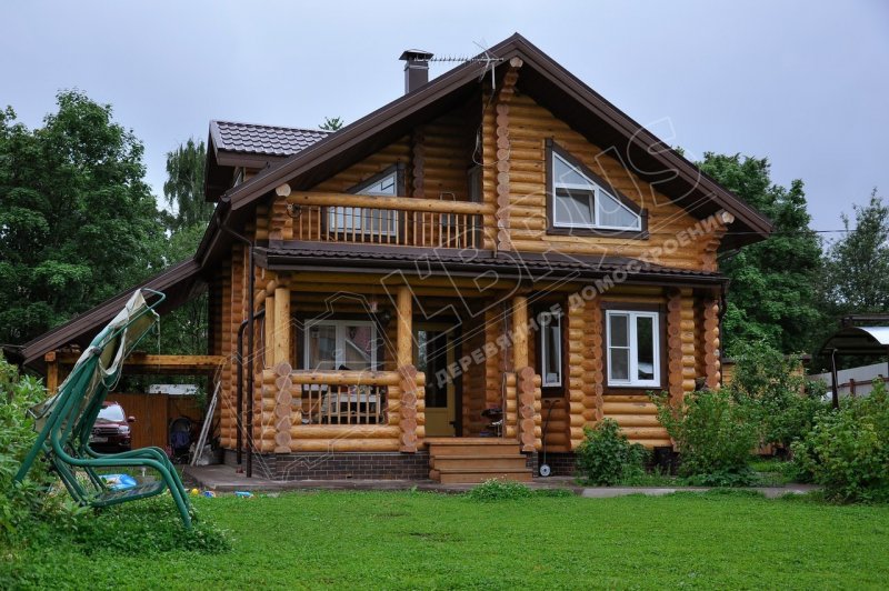 Дом из оцилиндрованного бревна