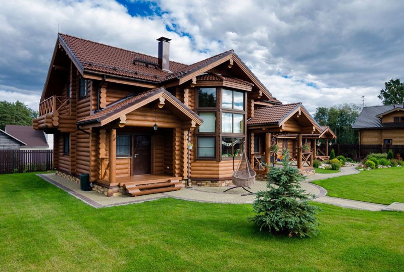 Вилла из оцилиндрованного бревна
