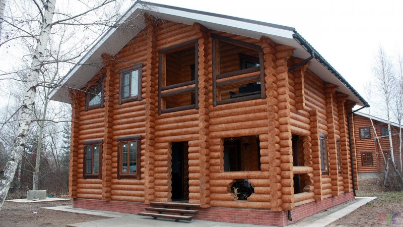 Усадьба из оцилиндрованного бревна