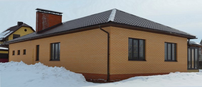Фасады кирпичных домов одноэтажных